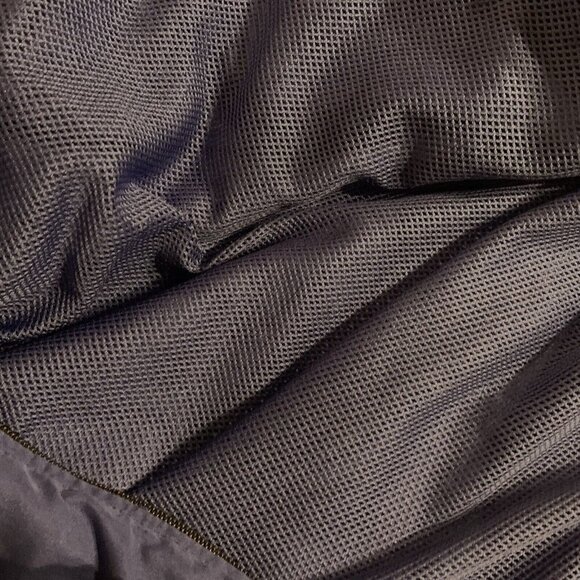 THREE HEARTS. Size XL. Lined Zip Front Jacket. Pucker Yoke Detailing. B59 - Picture 7 of 7